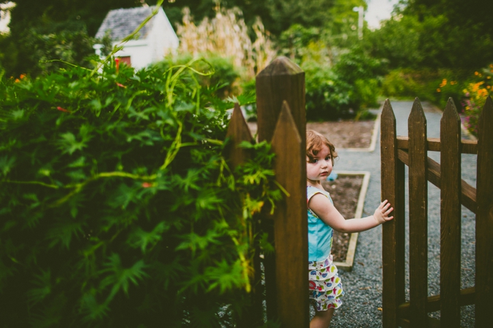 Toddler opening gate