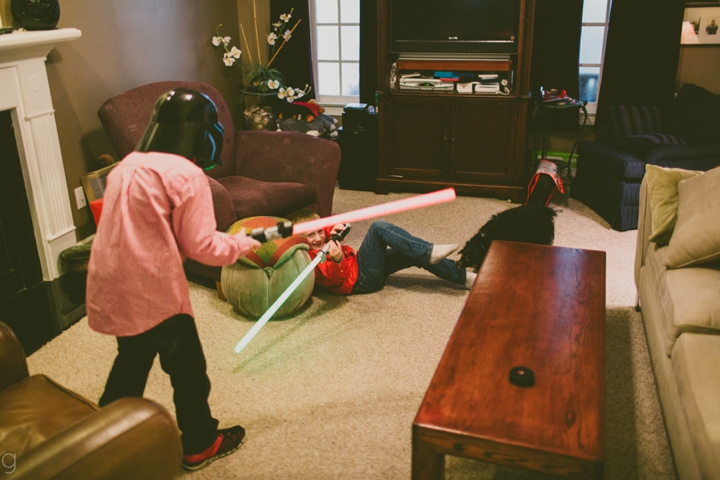 kids playing with light sabers