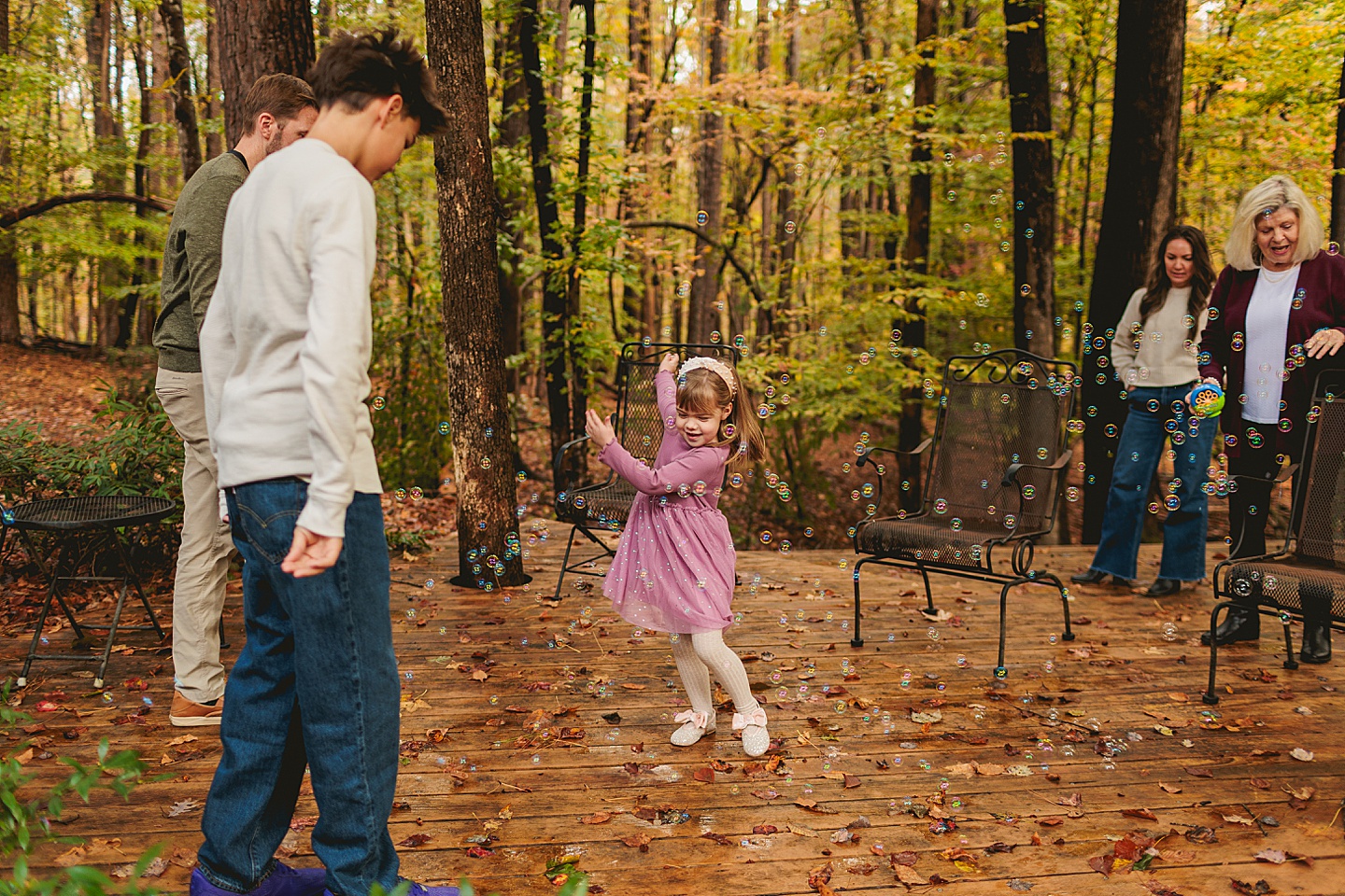 Family Photographer - Barbara + Gordon // Large Group Family Photos